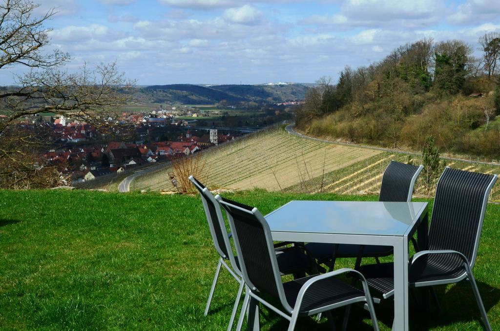 Kirschberghof Gaestehaus Und Weinverkauf Sommerhausen Bagian luar foto